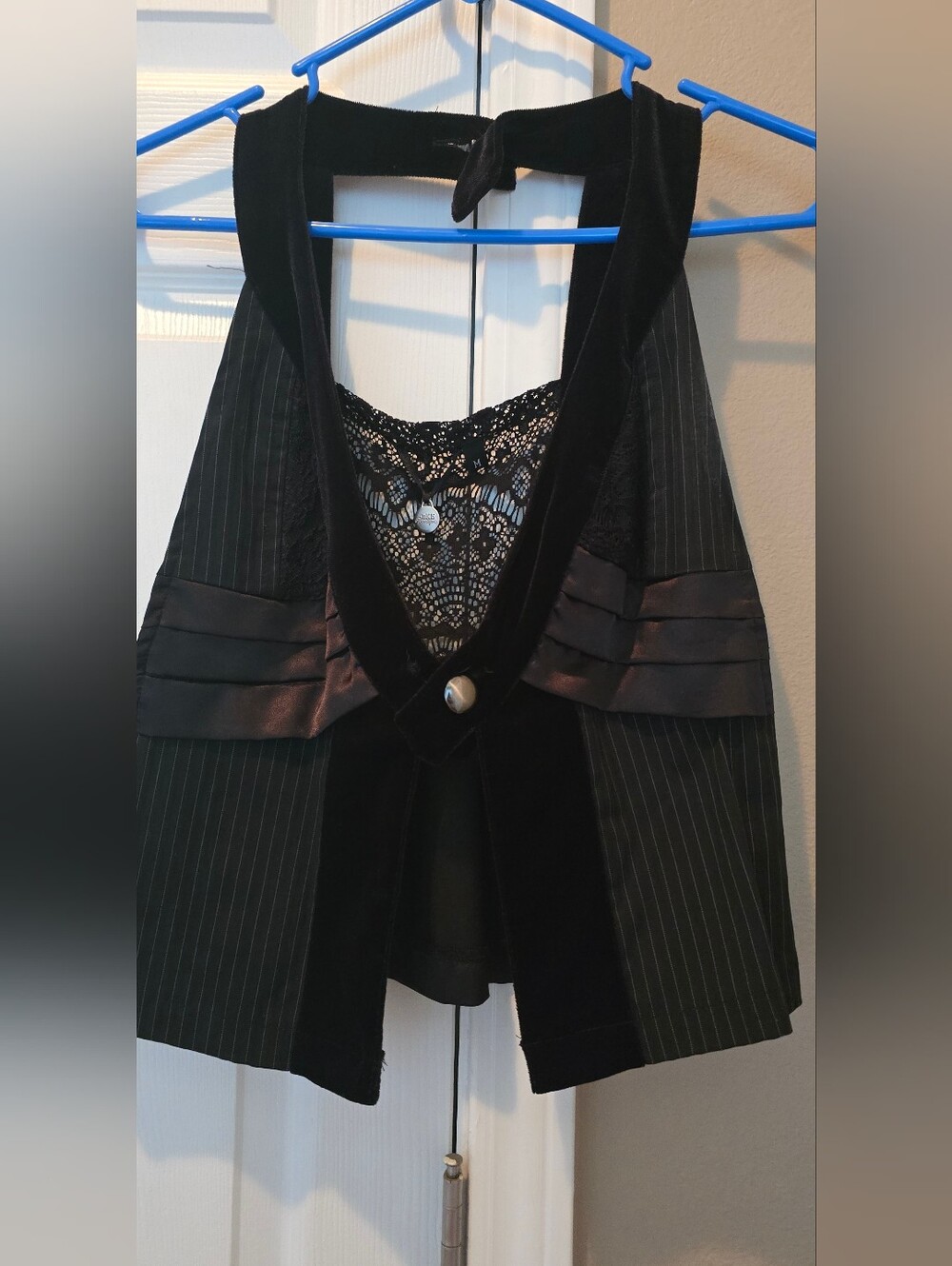 Black Lace-y2K BKE Velvet & Lace Vest 🖤✨